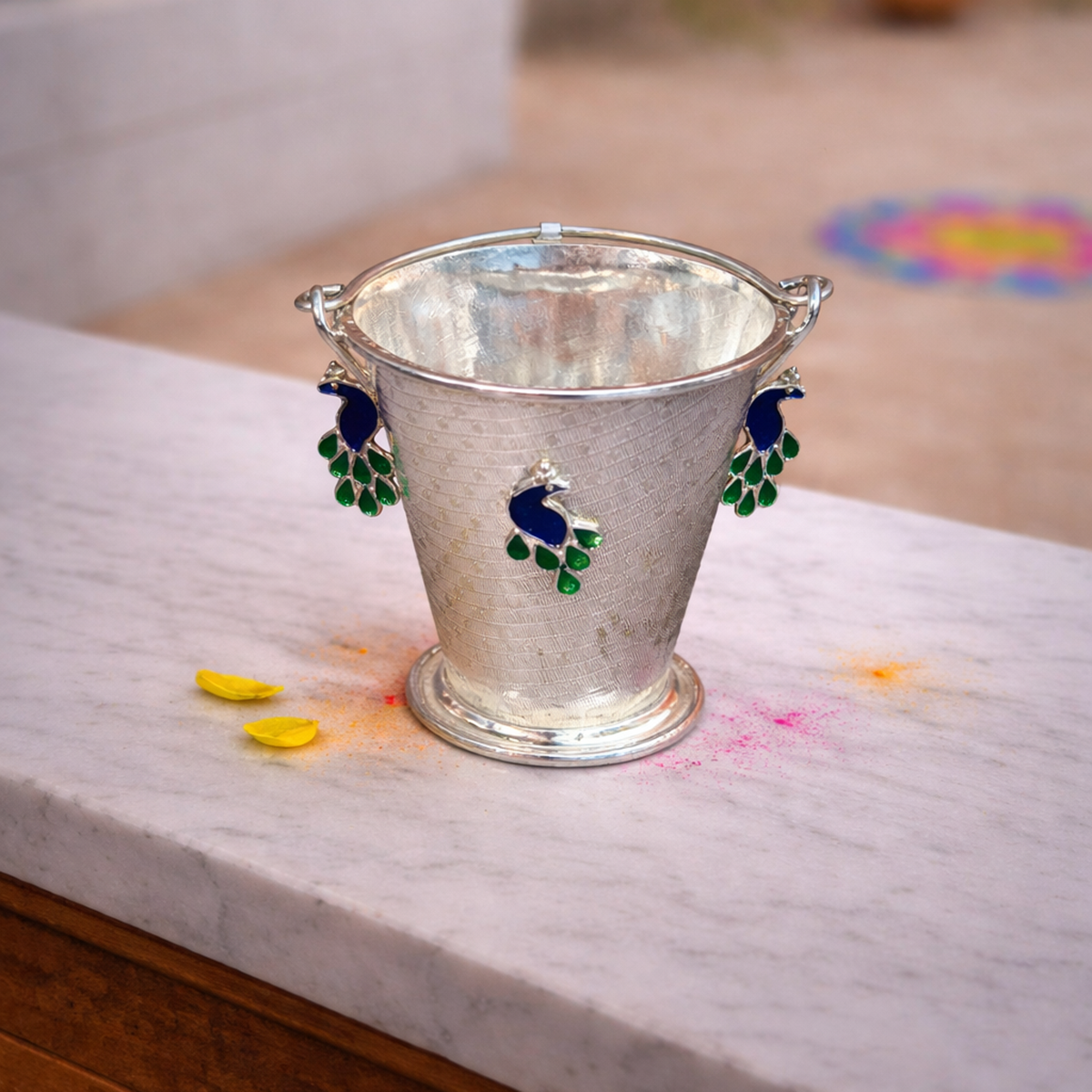 Bucket Pichkari for a Colorful Festival