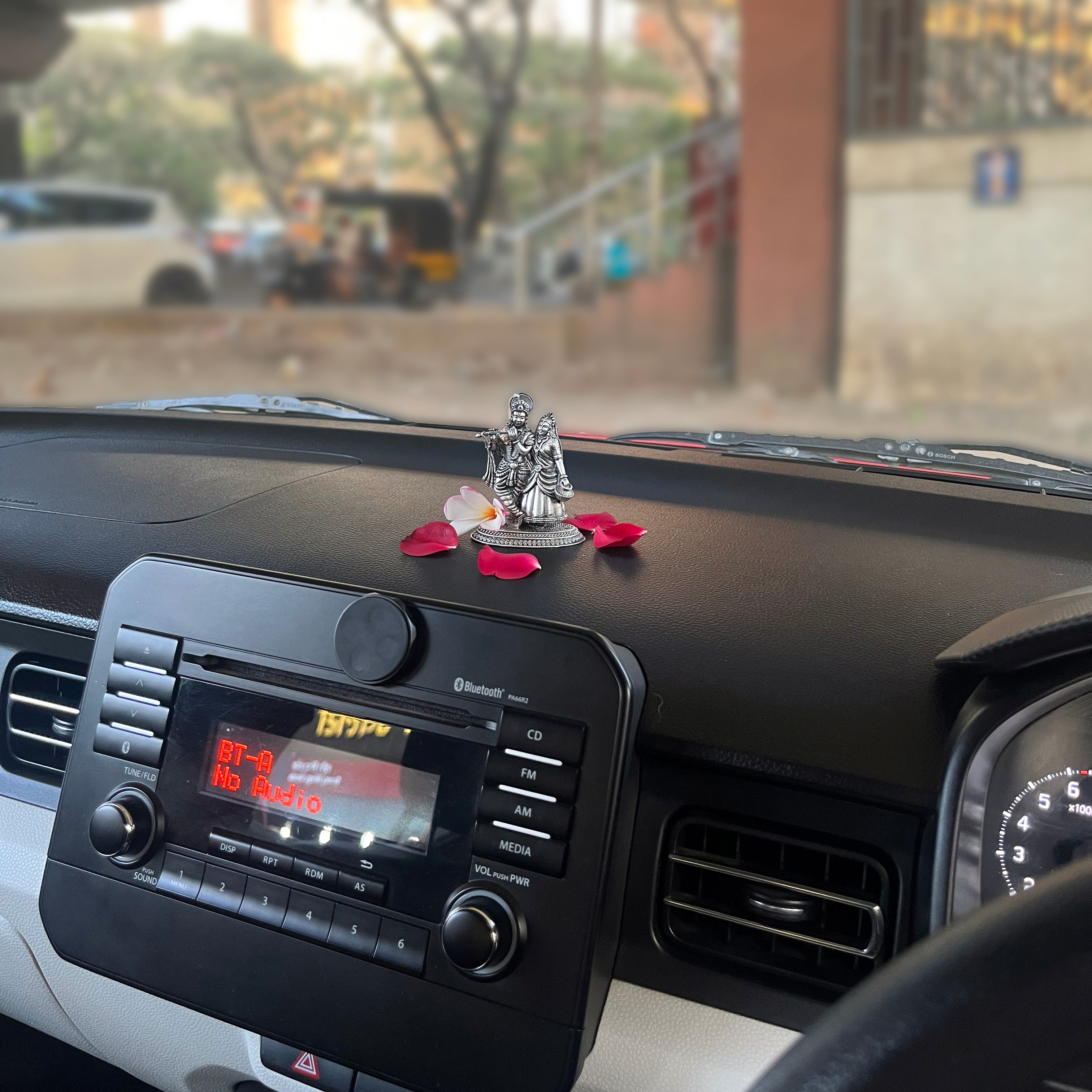 Radha Krishna Car Dashboard Idol (2.1) IN