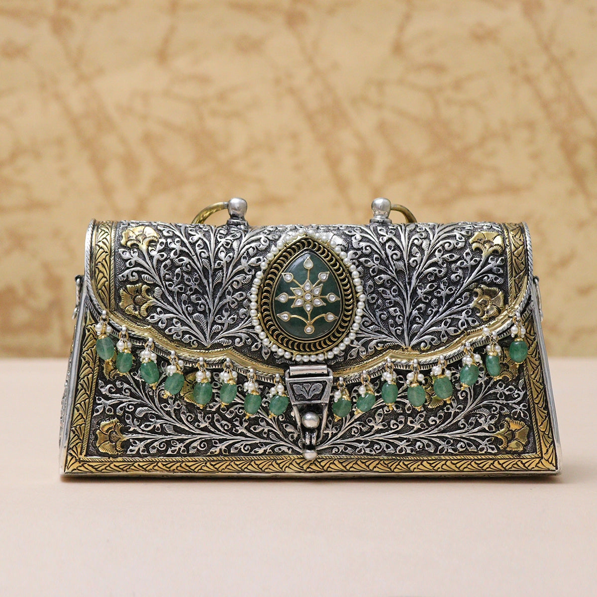 925 Antique Emerald Stone Decorated Silver Purse