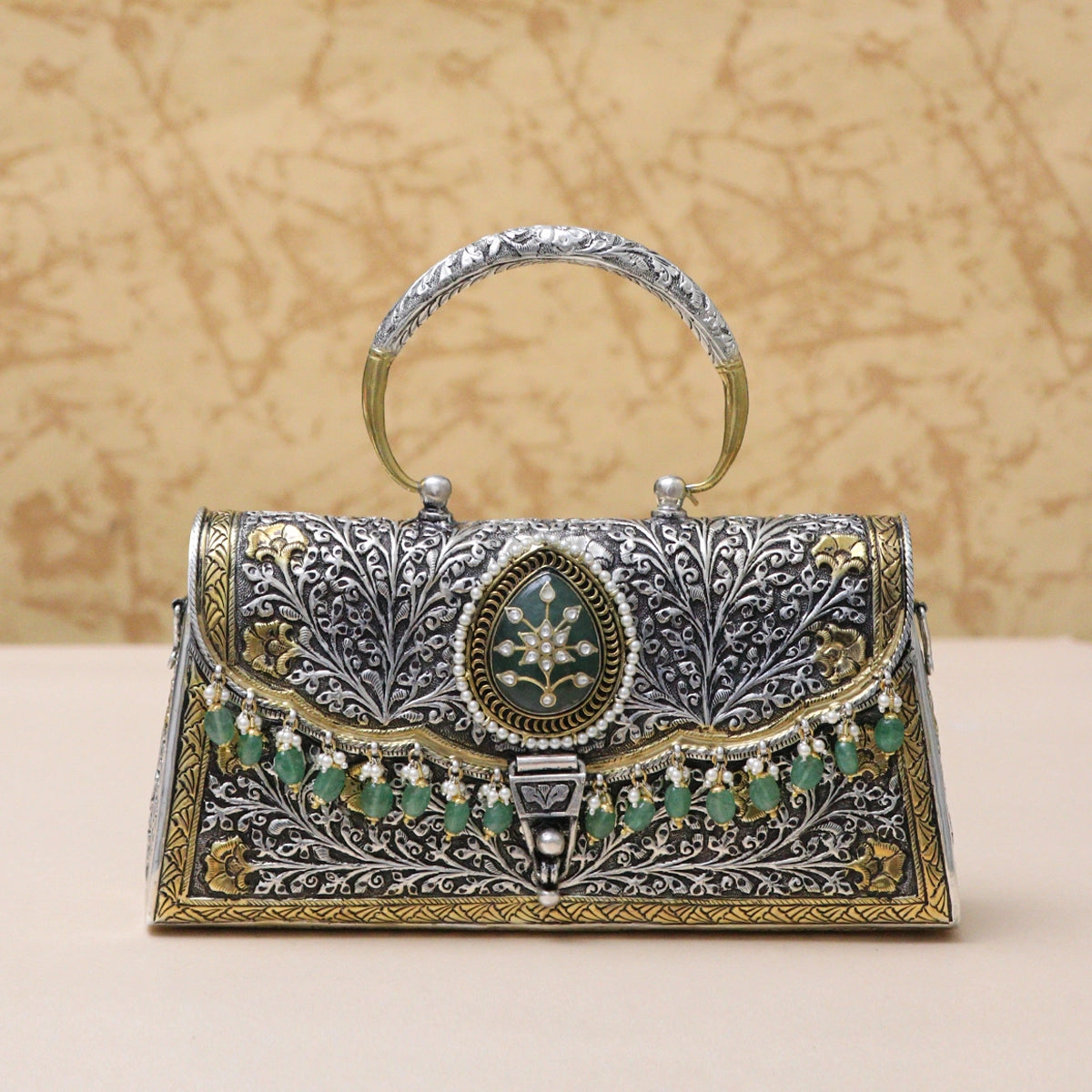 925 Antique Emerald Stone Decorated Silver Purse