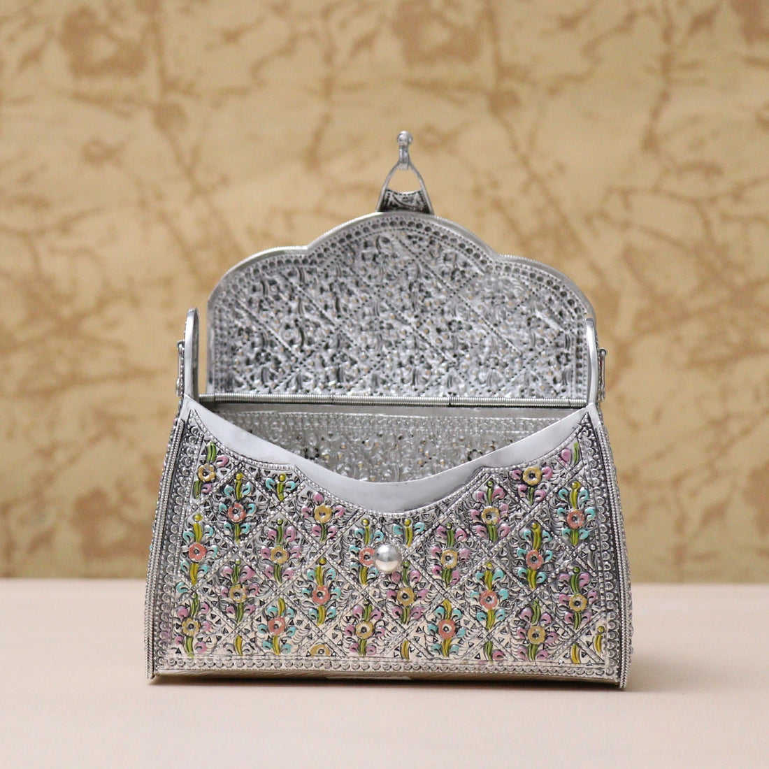 925 Antique Silver Timeless Purse with Intricate Artwork