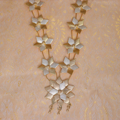 Traditional Floral Haar