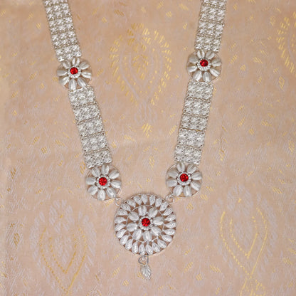 Auspicious Silver Garland