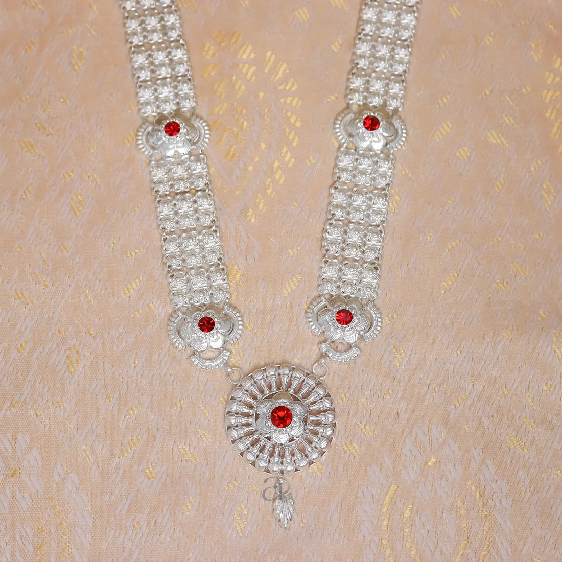 Devotional Silver Haar