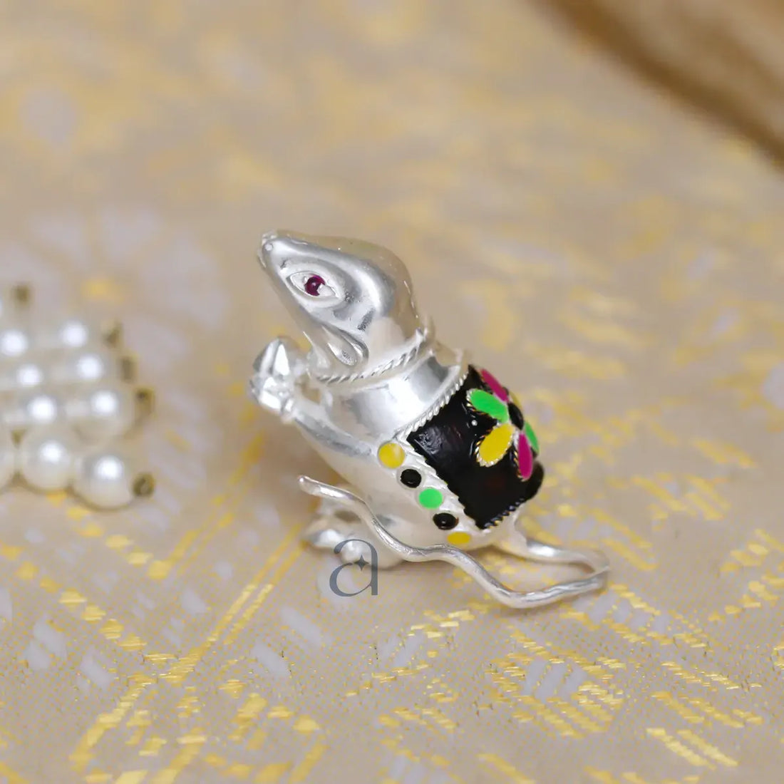 Black Colored Silver Mushakraj