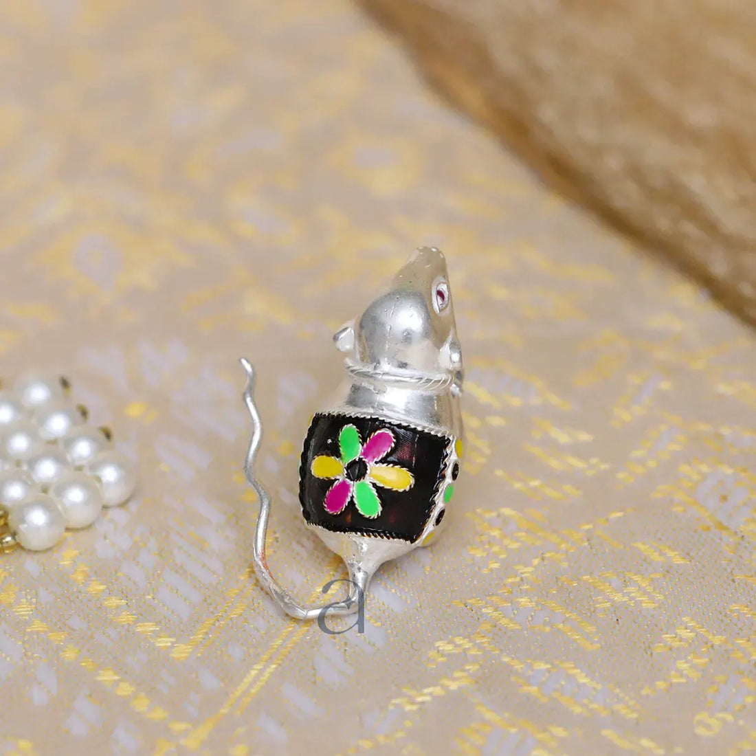 Black Colored Silver Mushakraj