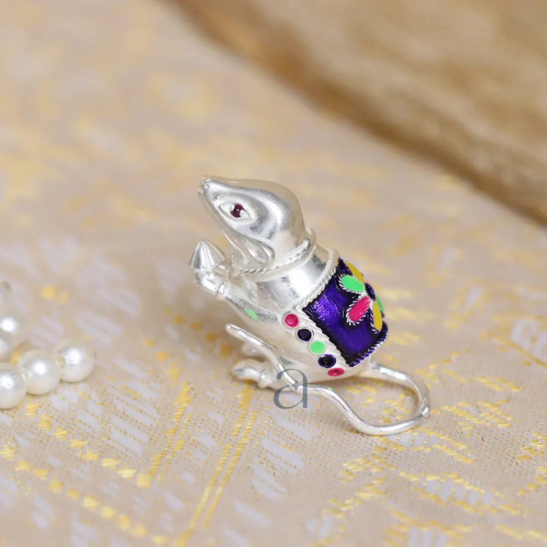 Blue Colored Silver Mushakraj