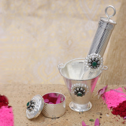 Bucket Pichkari &amp; Dabbi for a Colorful Festival